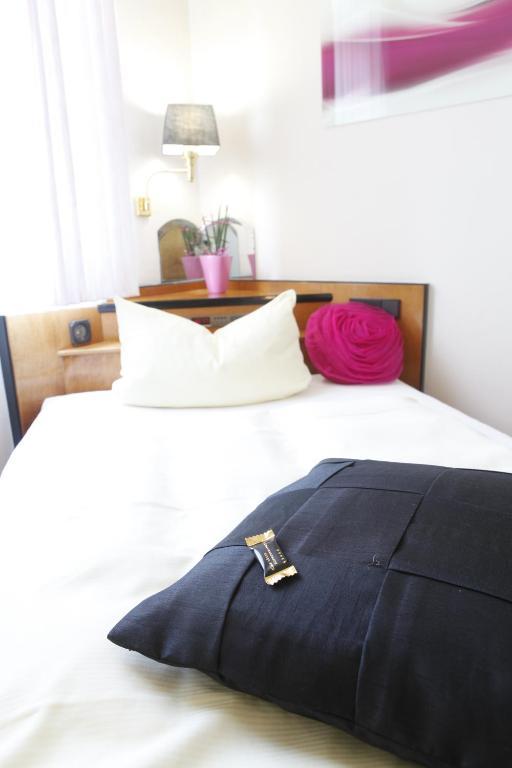 Hotel Villa Brenner Grunstadt Room photo